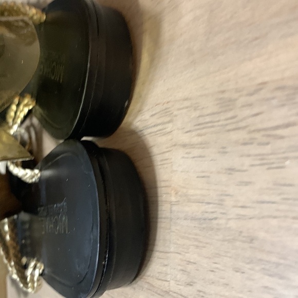 Michael Kors sandal size 7 - Picture 3 of 7